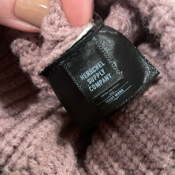 Herschel Supply Co. UO Urban Outfitters knit Juneau Beanie rose blush color - Picture 6 of 8